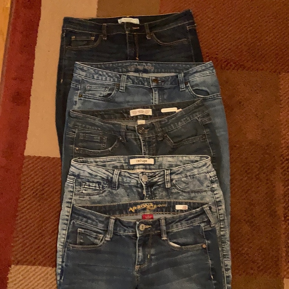 Lot of 5 Jeans Michael Kors Included